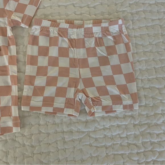 NWT Angel Dear Bamboo Blush Checker Print Short Sleeve and Shorts Pajama Set - Picture 4 of 6